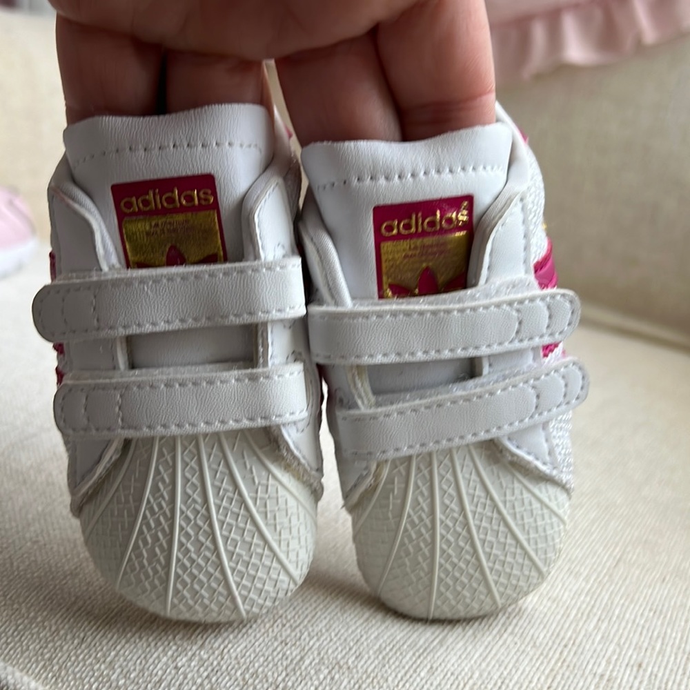Adidas crib sneakers size 2k white and pink superstar